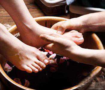 戴学良医生诊所 香港验血,用什么泡脚可以助孕